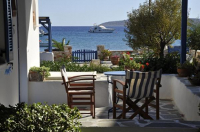 George's beach studios Aliki Paros